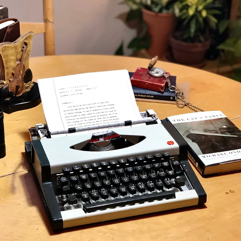 Máquina de escrever mecânica v - Collectible Vintage Tools avaliação e preço