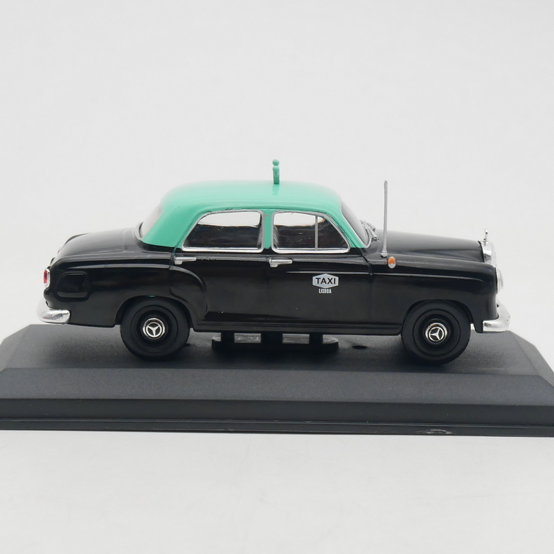 IXO 1:43 Escala Miniatura em L - Vintage Collectible Model Cars avaliação e preço
