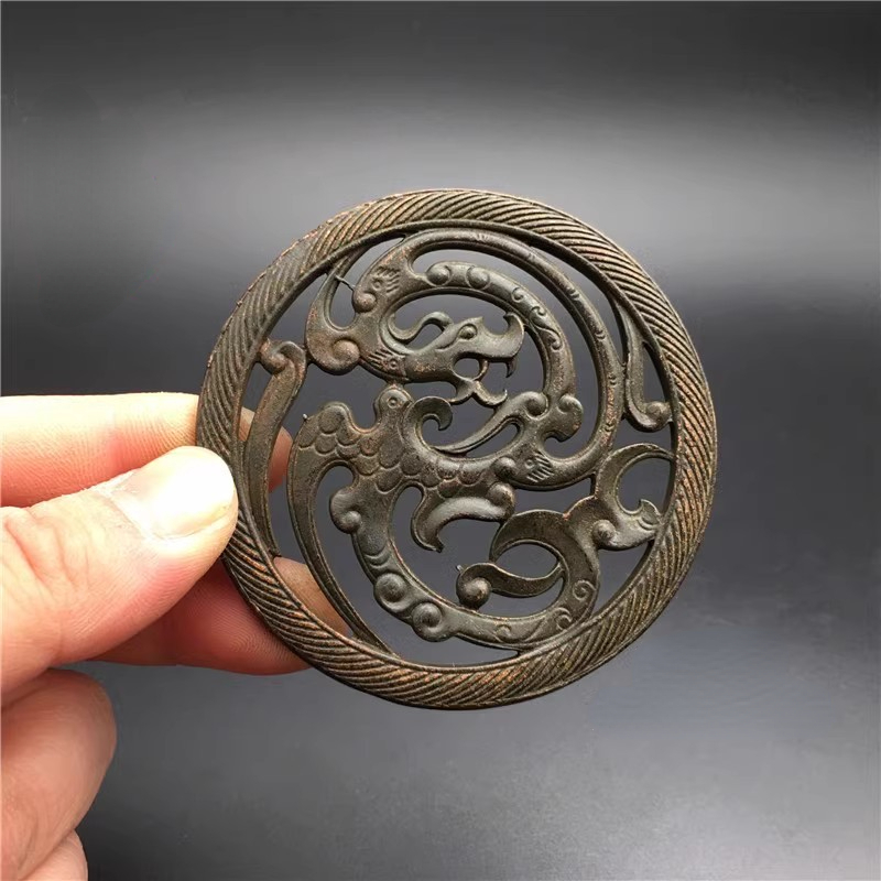 Pingente de Bronze Antigo Chin - Collectible Vintage Tools avaliação e preço