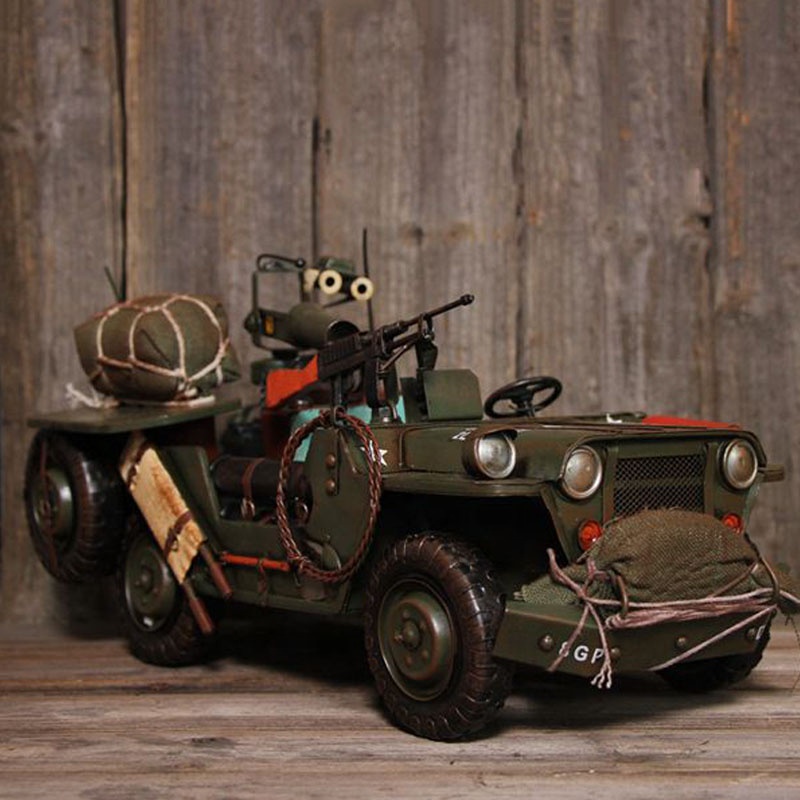 Modelo de veículo militar de f - Collectible Vintage Tools avaliação e preço